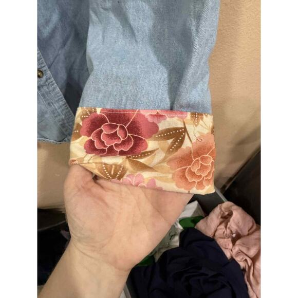 Women's Large Sierra Pacific button up - Picture 6 of 6